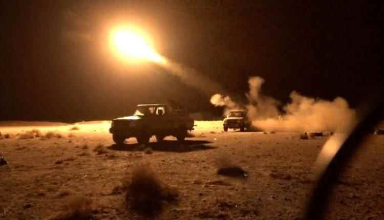 مليشيات الحوثي تستهدف قرية سكنية غرب تعز بصاروخ موجه