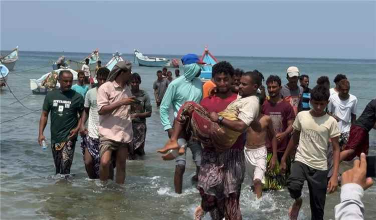 منظمة حقوقية تدين استهداف الحوثيين لقوارب صيادين قرب جزيرة حنيش