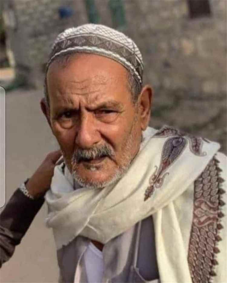 مدير عام أمن أبين يعزي في وفاة الشاعر والمناضل الكبير أحمد حسين معرج