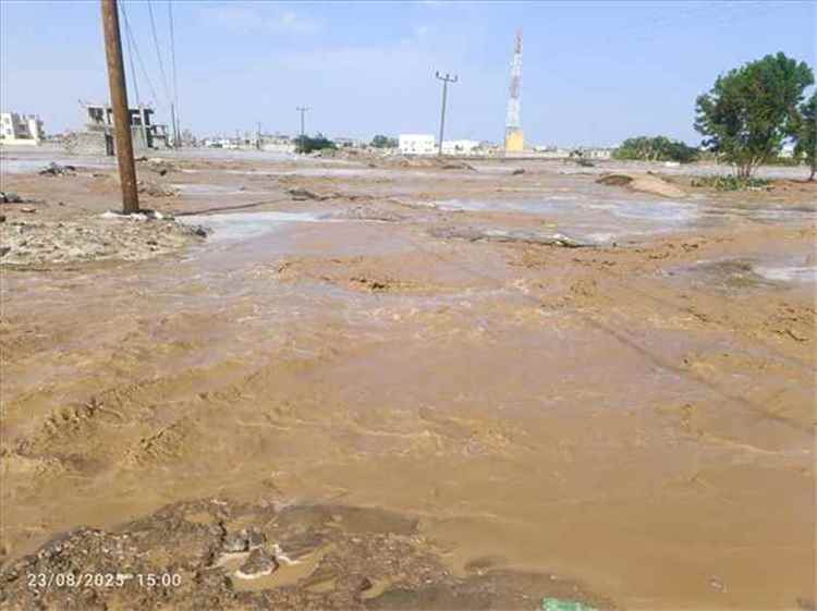 73 وفاة و37 إصابة وتضرر أكثر من 53 ألف شخص جراء سيول اليمن