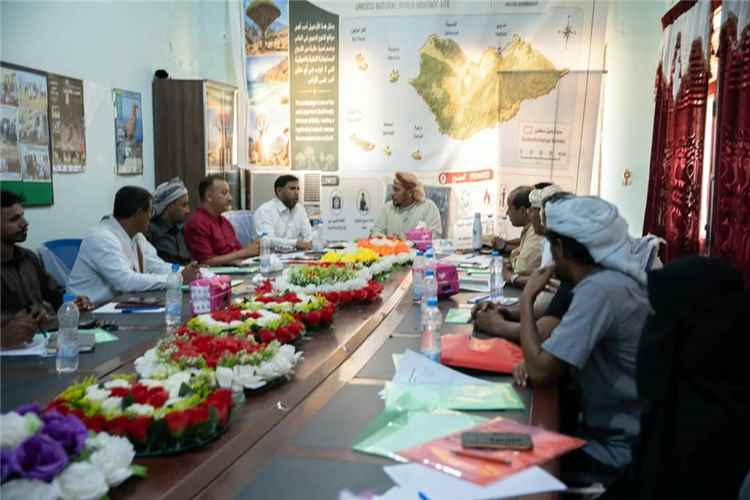 محافظ سقطرى يدشن أعمال اللجنتين السياسية والاقتصادية