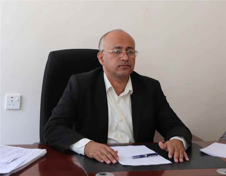 مدير عام المظفر يؤكد إخماد حريق مصنع الإسفنج بالكامل