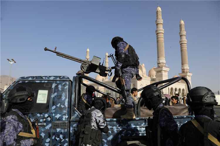 ضغوط حوثية على عائلات وقبائل المقاتلين مع القوات الحكومية
