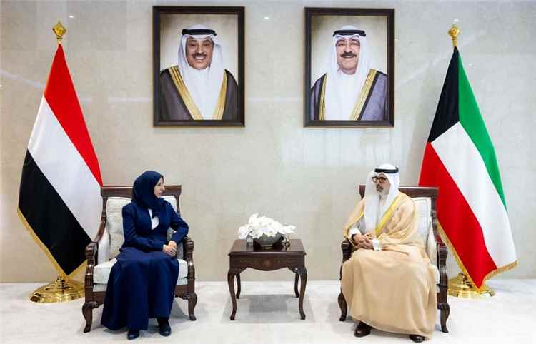 وزيرة الخارجية تبحث مع نظيرها الكويتي سبل تعزيز وتطوير العلاقات الثنائية
