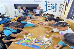 وزير التربية العبادي يدشن العام الدراسي بمدارس مسلم هاندز بعدن ويتفقد أوضاع التلاميذ اليتامى فيها
