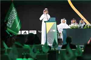 بدر الرزيزاء يبدأ مهامه الاثنين… استمرار مؤقت للجان الاتحاد السعودي وإعادة تشكيلها قريباً