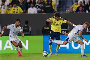 الهلال والنصر يفوزان على الخليج التعاون في الدوري السعودي