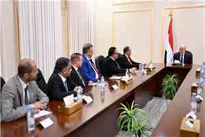 الرئيس العليمي يحث المؤسسات الإعلامية على توحيد الخطاب