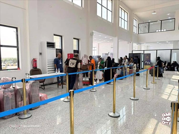 إقلاع أول رحلة طيران مدنية من مطار المخا  في خطوة تخدم محافظات واسعة