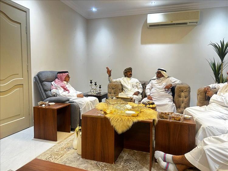 محافظ شبوة ابن الوزير في إطار زياراته للشخصيات الاعتبارية بالمملكة يحل ضيفاً على آل العاقل باعوضة بجدة