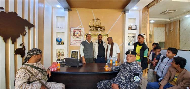 مدير عام قعطبة الشاعري يزور نادي جيشان، ويثمن جهود النادي في خدمة شباب المدينة