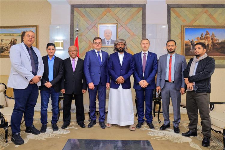 الشيخ بن حبريش يبحث مع سفير روسيا الاتحادية لدى اليمن مستجدات الأوضاع في البلاد