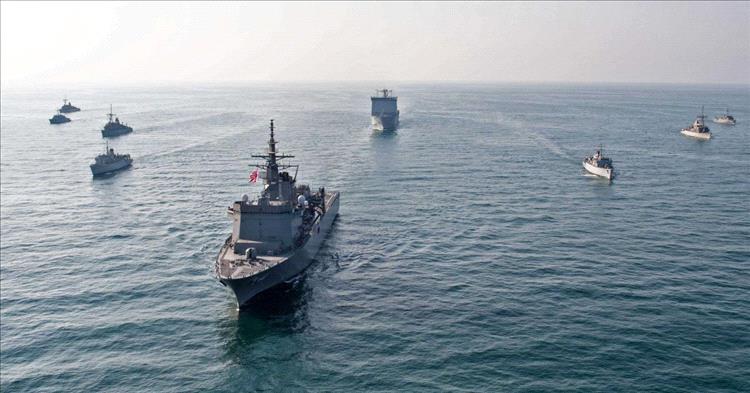 تحالف دولي يستأنف عبور البحر الأحمر بحماية بحرية