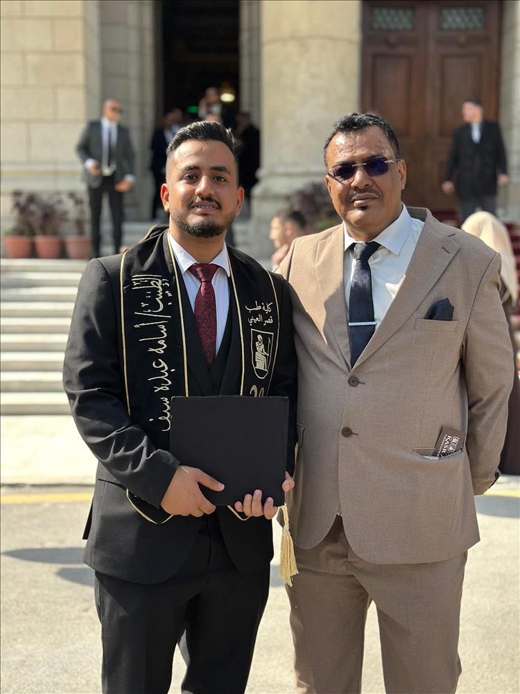 إشراقة جديدة في سماء الطب والجراحة .. تهنئة للدكتور أسامة الخليدي