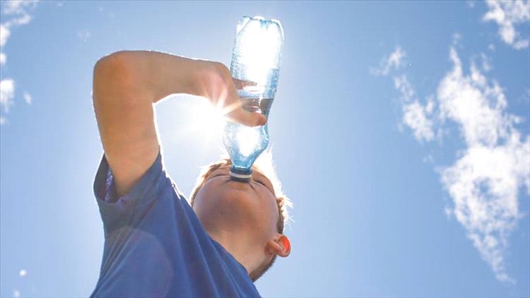 كيف يحسن شرب الماء طاقة الجسم والمزاج؟ اعرف التفاصيل
