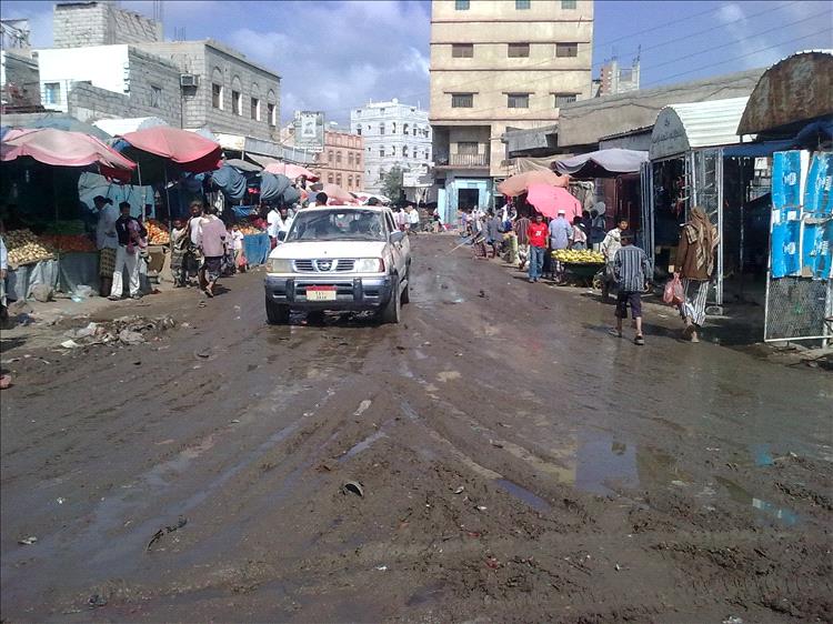 إصابة محتجزين برصاص داخل مقر اللواء 13 صاعقة بردفان ونقل جرحى إلى عدن