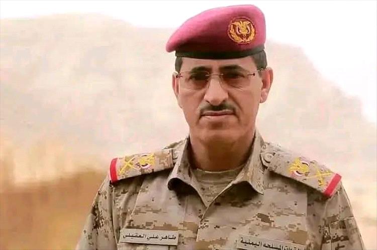 قائد اللواء 72 مشاة يهنئ وزير الدفاع بمناسبة نيله ثقة القيادة السياسية