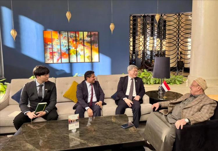 البركاني يبحث مع السفير الكوري تعزيز التعاون التنموي ويشيد بالدور الريادي للسعودية