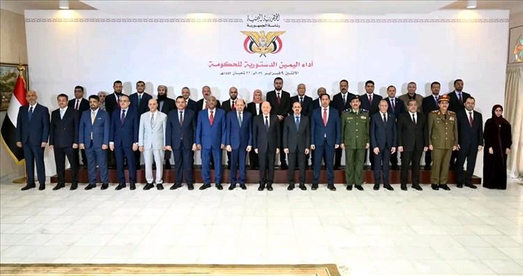 «دولة الزنداني»… قراءة صحفية في حكومة المخاض الصعب وتحديات الممكن