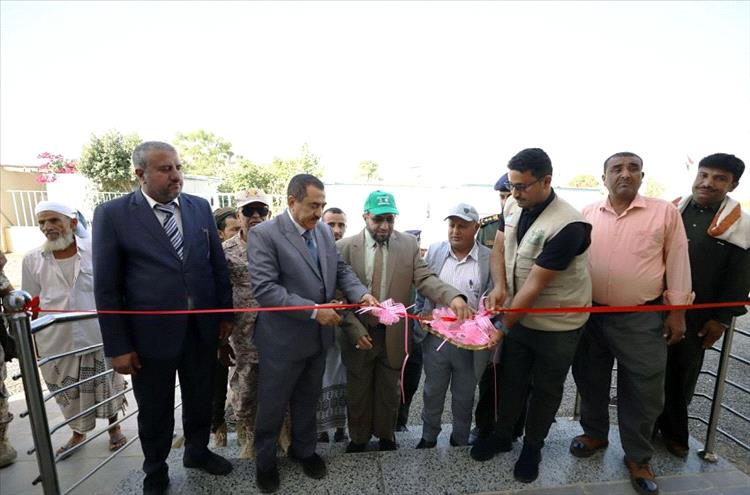 محافظ حجة يدشن وحدة الغسيل الكلوي بمركز الجعدة الصحي