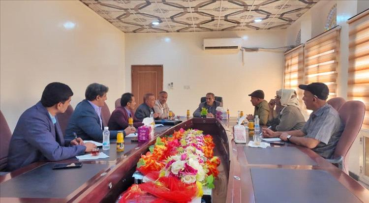 هشلة يترأس اجتماعًا موسعًا لمناقشة مستوى توريد الإيرادات للبنك المركزي