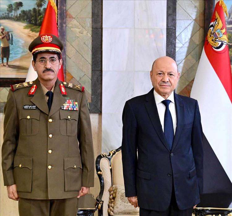 كاتب سياسي: يمين العقيلي عهد شرف لتحرير صنعاء واستعادة الدولة لا مجرد بروتوكول