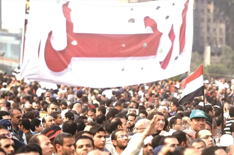 كاتب سياسي: ثورة فبراير كانت مسارًا وطنيًا نبيلًا أُجهض بالانقلاب