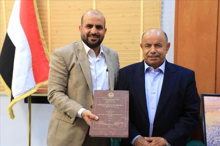 قائد خفر السواحل بحضرموت يهنئ الدكتور نبيل بن عيفان بنيل ثقة القيادة السياسية