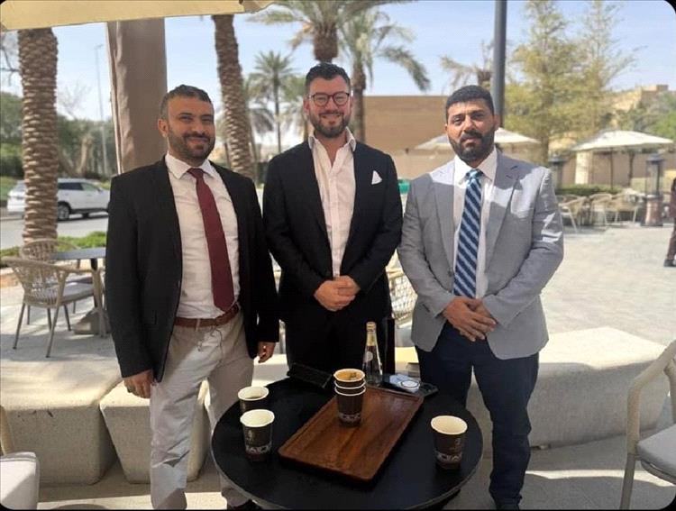 العميد مراد شراعي والعميد محمد العماد يلتقيان القائم بأعمال السفيرة البريطانية لدى اليمن