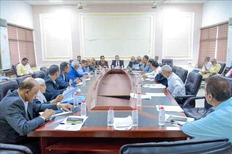 مجلس جامعة عدن يؤكد أهمية دعم البرنامج السعودي لمنتسبي الجامعة ويشيد بالدعم السعودي لليمن