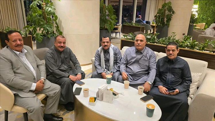 اللواء بن بريك يلتقي نخبة من القيادة العسكرية والدبلوماسية