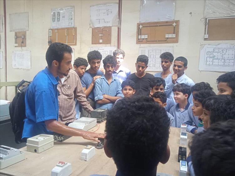 لتعزيز الوعي المهني: طلاب مدارس النورس فرع الممدارة" في زيارة استطلاعية للمعهد المهني الصناعي بالمنصورة