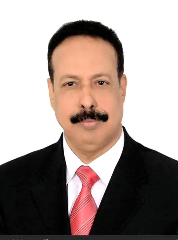 الدكتور محمد الرقيبي يهنئ المهندس حسين العقربي بتعيينه وزيرًا للأشغال العامة والطرق