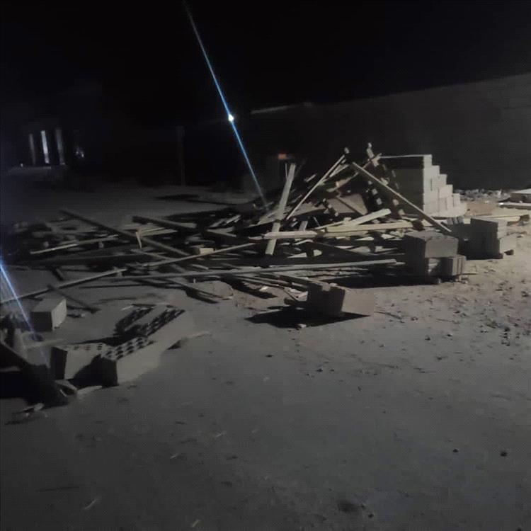 قوات أمنية في عتق تزيل منصة مهرجان وتفرض انتشارًا أمنيًا مكثفًا