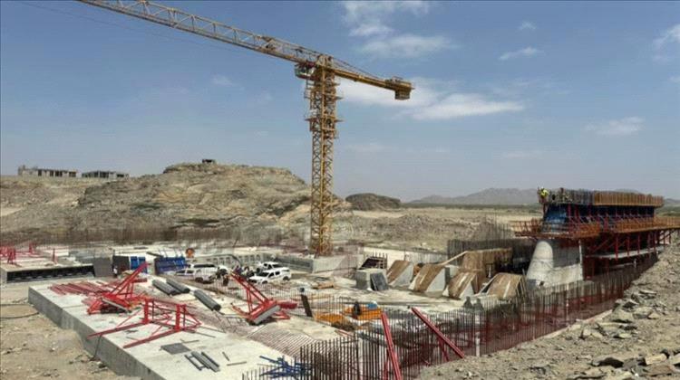 وفد حكومي يطّلع ميدانيًا على مشروع سد حسان بأبين ونسبة الإنجاز تتجاوز 80%