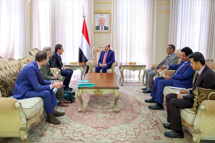 رئيس الوزراء يؤكد ان تعنت مليشيا الحوثي وتنصلها المتكرر من الاتفاقات قوض فرص السلام