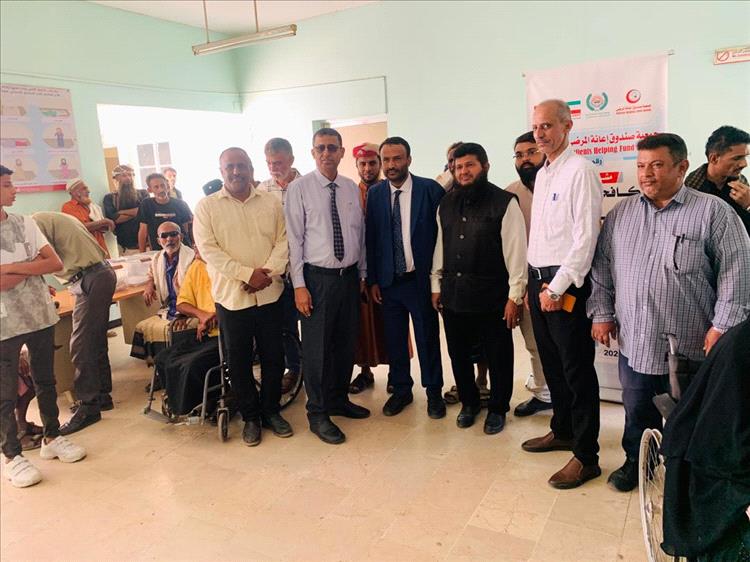 طريق و جابر يدشنان المخيم الطبي المجاني لجراحة العيون بمستشفى الوهط في لحج