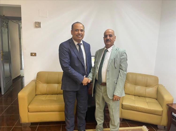 المستشار الثقافي يستقبل مدير مكتب اليمنية بالقاهرة لبحث دعم الطلبة اليمنيين.