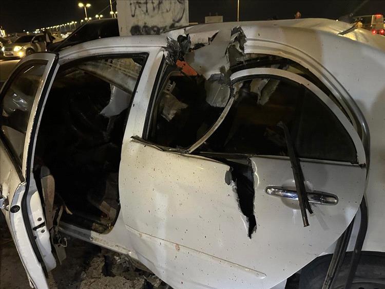 انفجار يهز الغيضة.. مسيّرة تستهدف سيارة وتسقط قتلى