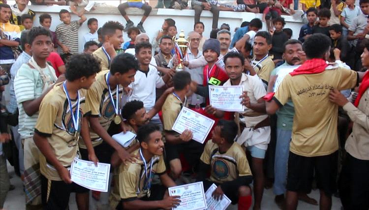 ناشئو الدريهمي يتوجون بلقب النسخة الأولى من دوري شهداء الدريهمي بالخوخة