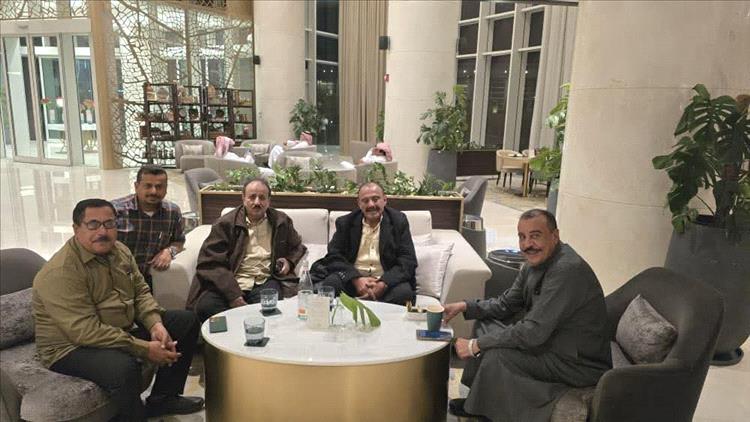 قيادات جنوبية تزور اللواء بن بريك للاطمئنان على صحته وتؤكد أهمية دوره  الوطني