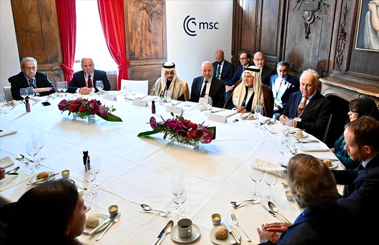 رئيس مجلس القيادة: الاندماج في المنظومة الخليجية يبدأ بالتصالح الداخلي وتجريم النزعات الطائفية والسلاح المنفلت