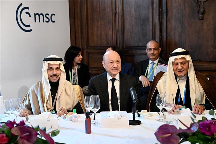 الرئيس رشاد العليمي يجدد تطلع اليمن للاندماج مع مجلس التعاون الخليجي عبر البوابة السعودية