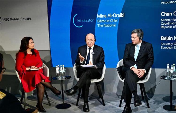 رئيس مجلس القيادة: أمن الممرات المائية مرهون ببناء مؤسسات الدولة اليمنية وردع الجماعات الإرهابية