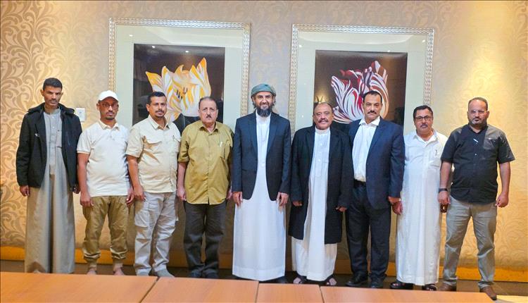 المحرّمي يرأس اجتماعاً عسكرياً ويشدد على مضاعفة الجهود لحماية المكتسبات وترسيخ الاستقرار