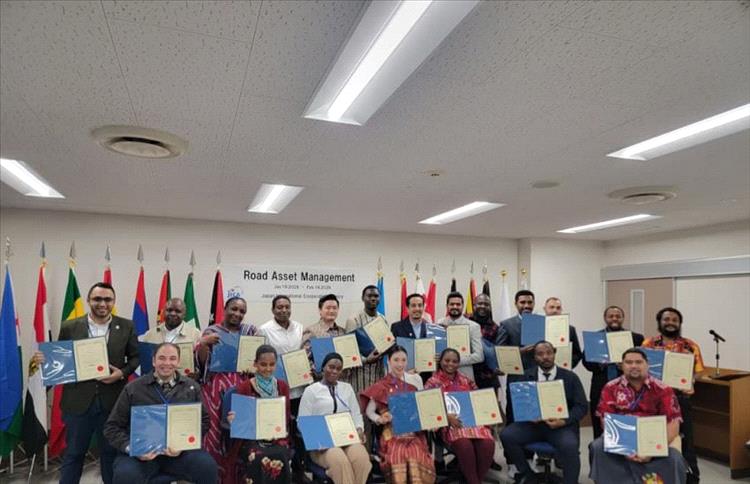 وفد يمني يشارك في برنامج تدريبي حول تعزيز إدارة أصول الطرق في اليمن
