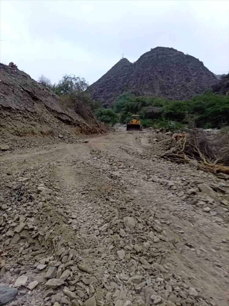 تدشين العمل بتوسعة طريق حطاط بيافع سرار لتأمين وصول ناقلات الوقود والمركبات الثقيلة