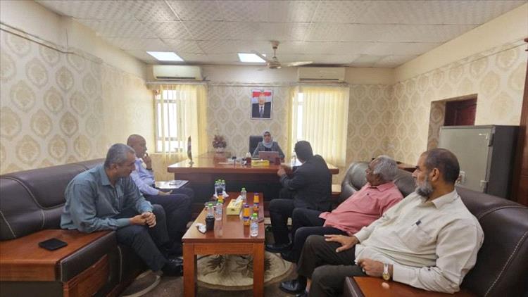 وزيرة الشؤون القانونية تترأس اجتماعاً موسعاً بعدن لمناقشة سير العمل في قطاعات الوزارة وخطة العام 2026