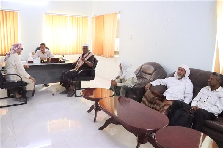 العمودي يلتقي باللجنة المجتمعية الاهلية بالمركز الصحي بمدودة