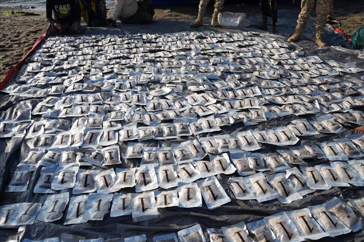 ضبط كمية كبيرة من المخدرات على متن قارب بالقرب من باب المندب